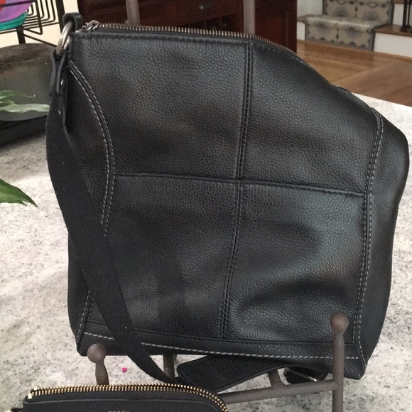 The Sak leather purse w/ Fossil wallet - Picture 2 of 9